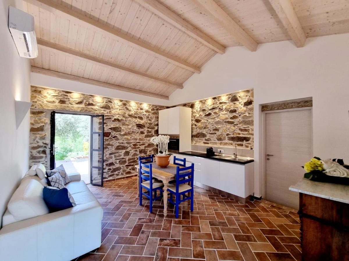 Appartement Stazzo San Teodoro La Quercia Piscina Condivisa Extérieur photo