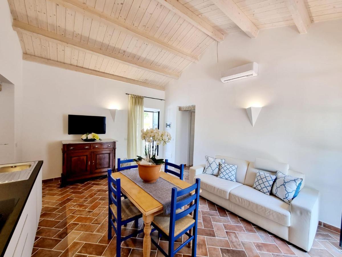 Appartement Stazzo San Teodoro La Quercia Piscina Condivisa Extérieur photo
